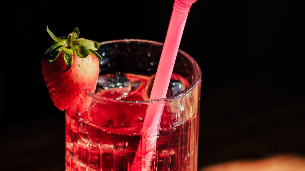 cocktail mit erdbeeren
