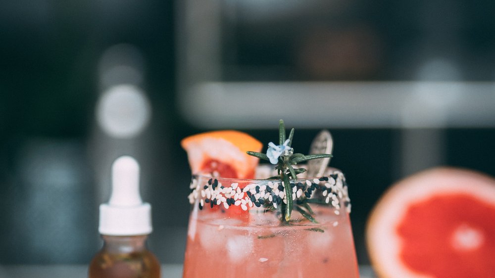cocktail mit grapefruit