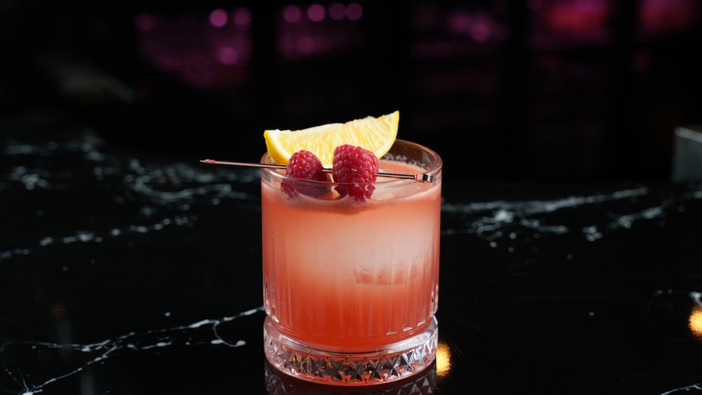 cocktail mit himbeersirup