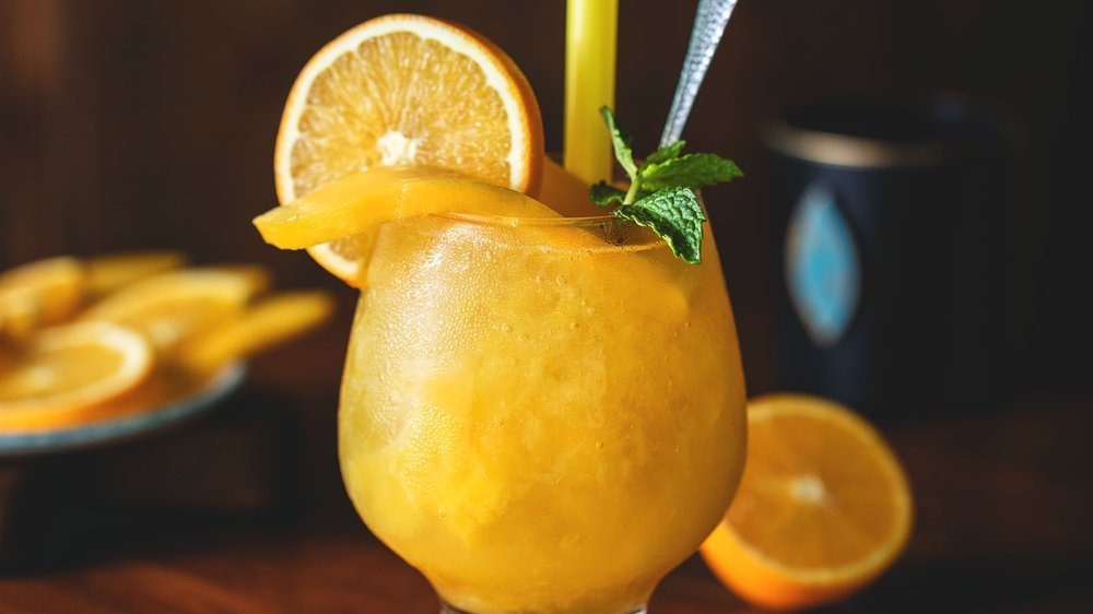 cocktail mit orangen