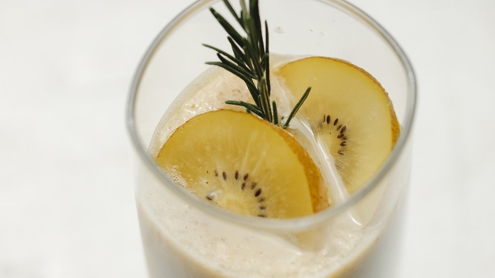 weißer pfirsichsaft cocktail